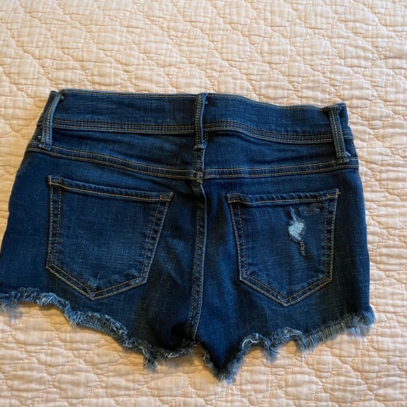Hollister low-rise denim cut off shorts - Picture 2 of 2